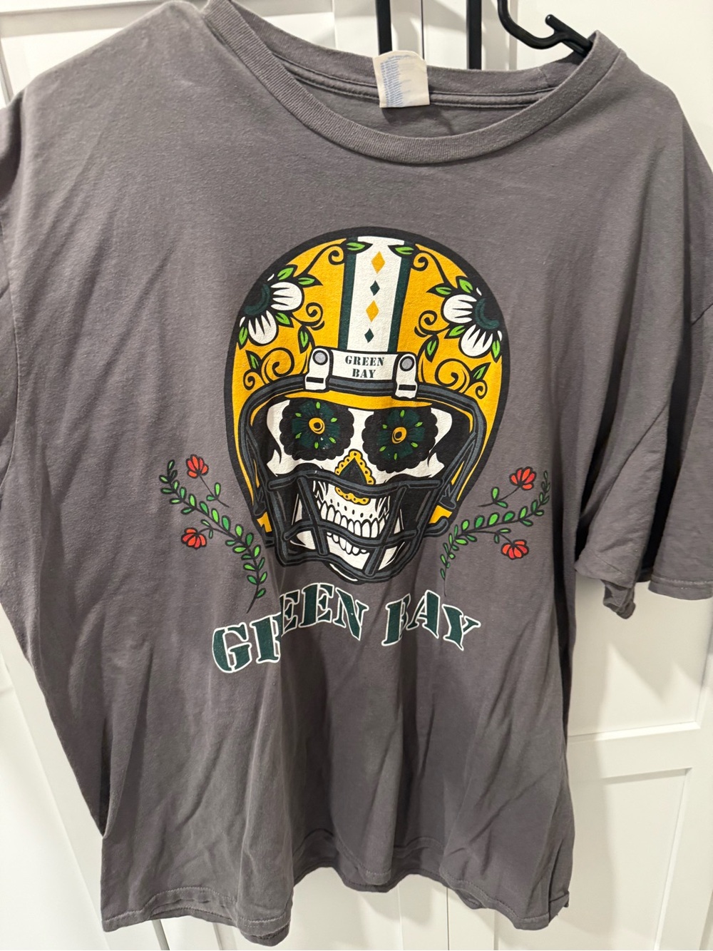 Mens Green Bay Graphic Skull Helmet T‑Shirt - Gray